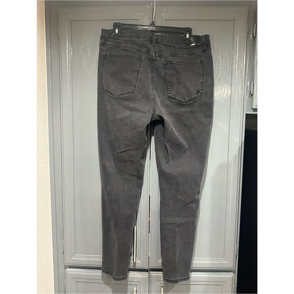 Seven7 Women's Skinny Jeans in Charcoal Black